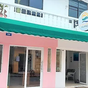  Hostel Gardner Galapagos